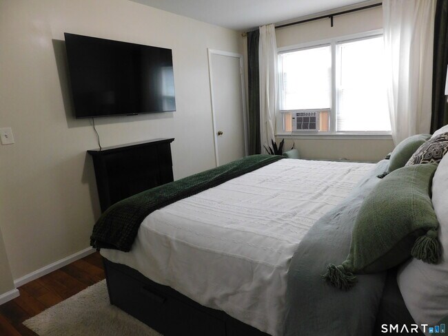 Building Photo - 26 Dayton Rd