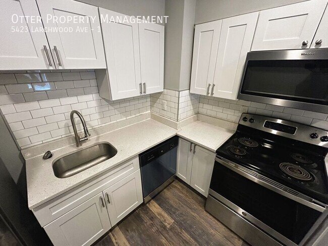 Building Photo - 5423 Larchwood Ave