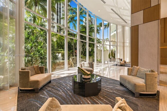 Building Photo - 21200 Point Pl