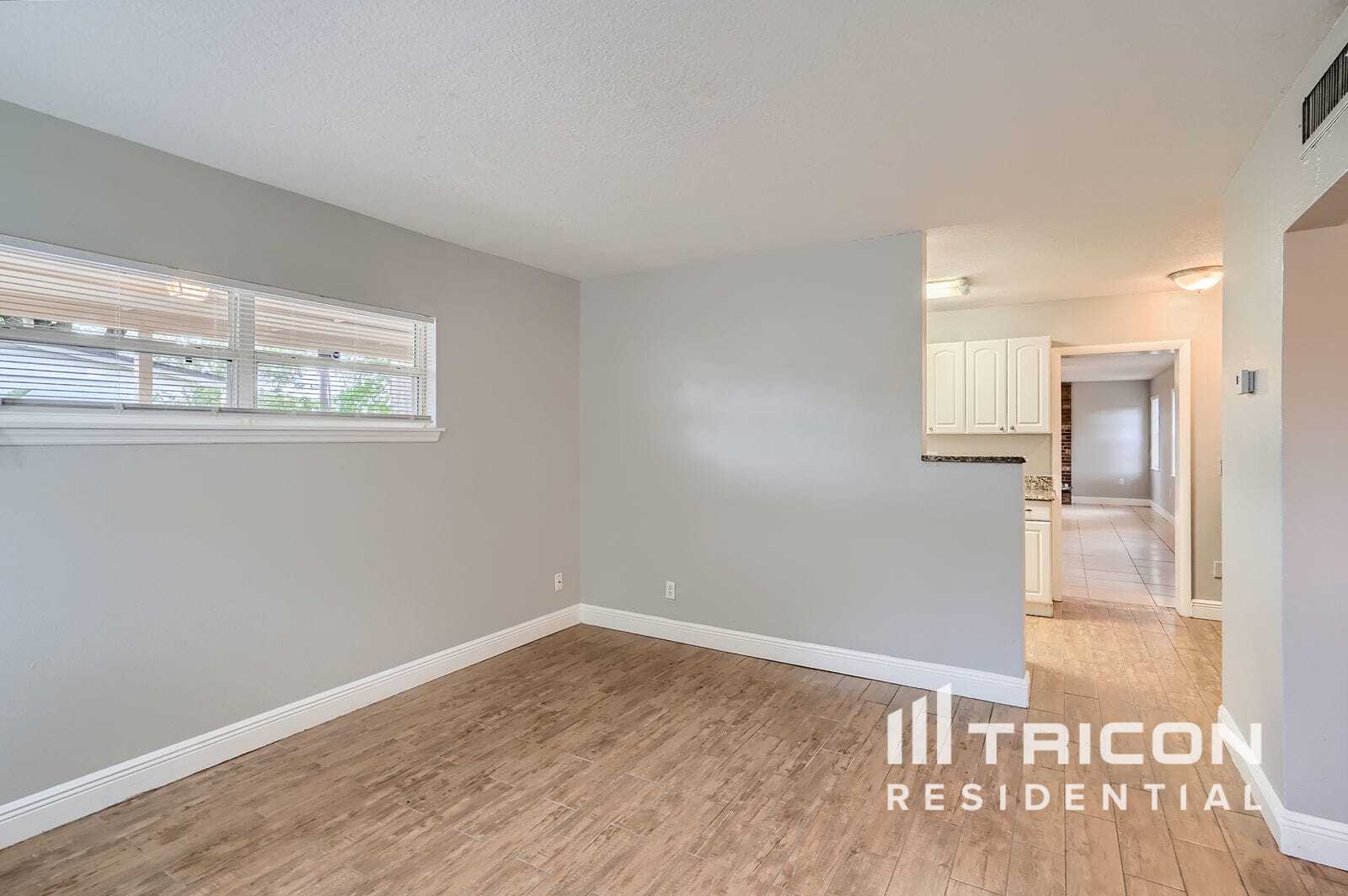 Building Photo - 322 Notre Dame Dr