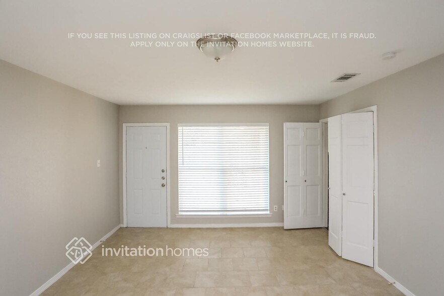 Building Photo - 1706 Surrey Ct