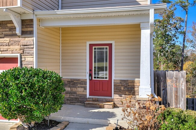 Building Photo - 848 Tyler Woods Dr