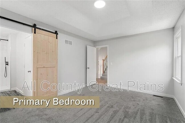 Building Photo - 1917 E Stratford Rd