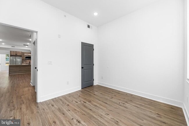 Building Photo - 3934 W Girard Ave