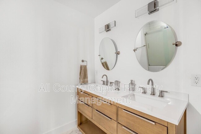 Building Photo - 112 W Mimosa Cir