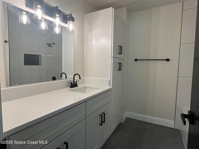 Building Photo - 1171 Riviera Dr NE