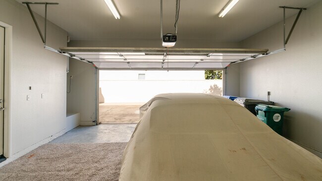 Building Photo - 49142 Barrymore St