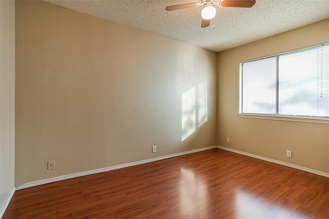 Building Photo - 2211 Rick Whinery Dr