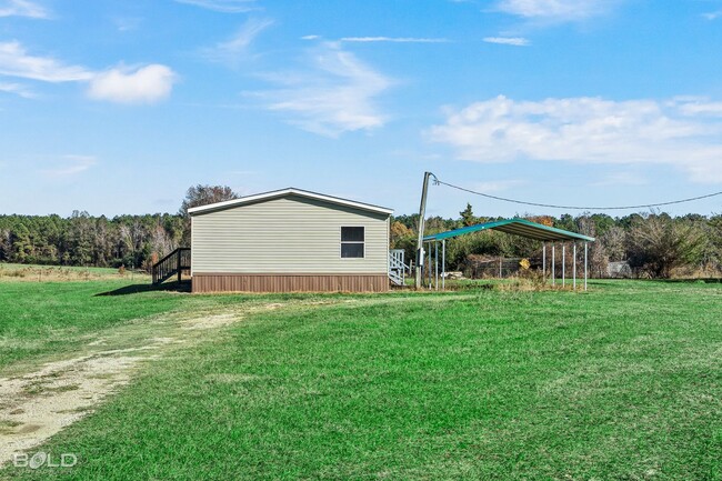 Building Photo - Country LIving!!