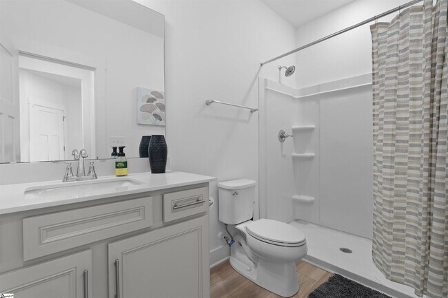 Building Photo - Wonderful Short-Term Furnished Townhome Cl...