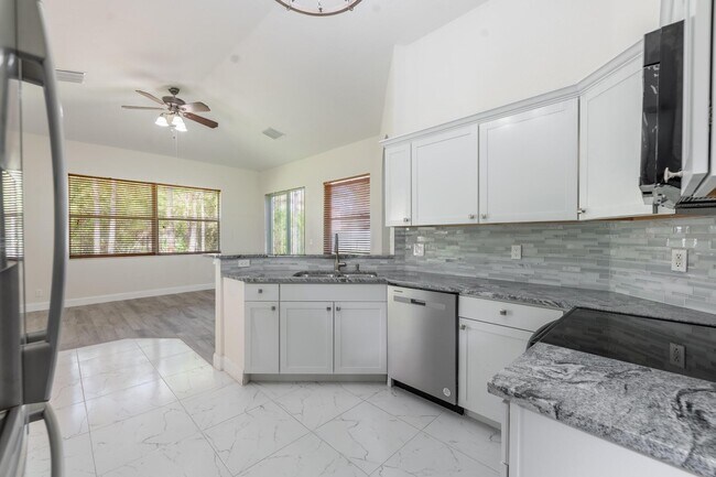 Building Photo - 5761 Spanish River Rd