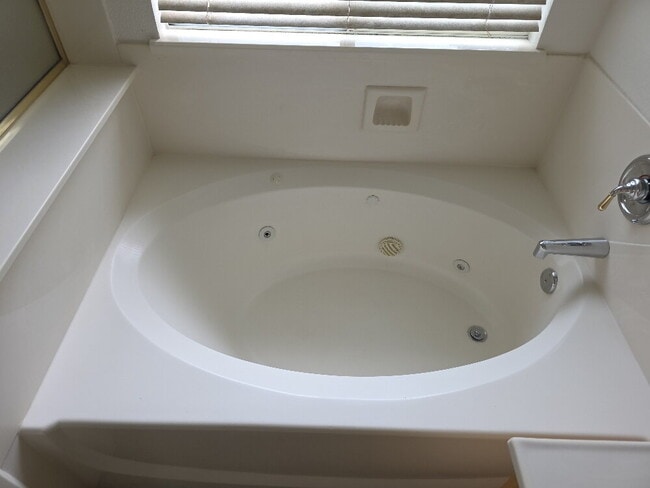 Building Photo - Beautiful house for rent in Folsom 4 bd 3 bath 1920 sq feet