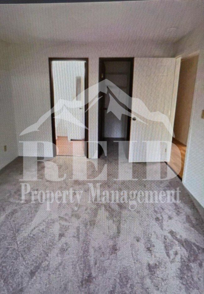 Building Photo - 3 BED 1.5 BATH RAMBLER - PORT ORCHARD