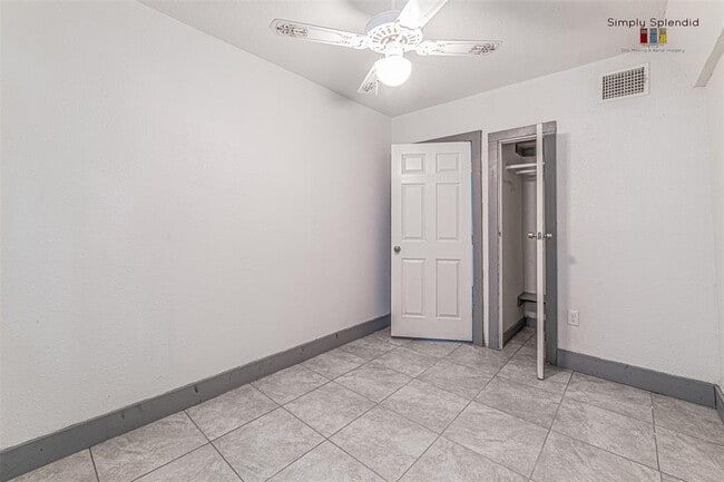 Building Photo - 2103 Rosewood Ave