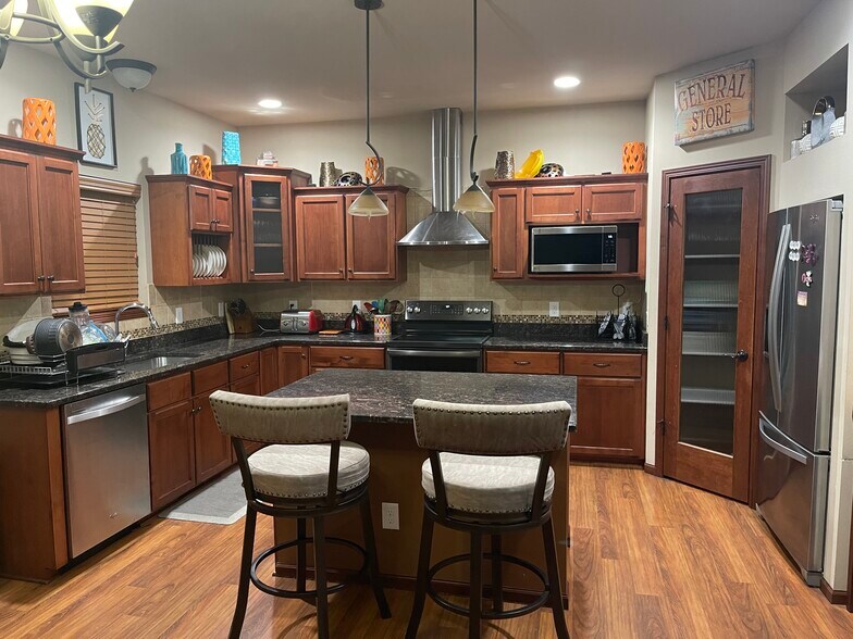 Building Photo - 113 Alton Dr