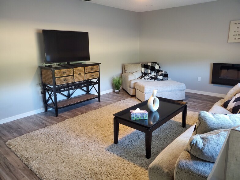 Building Photo - 3820 Blue Stone Way