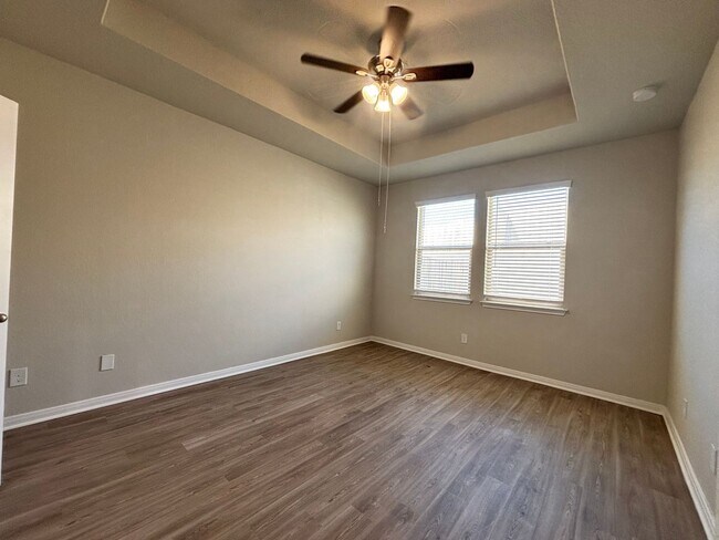 Building Photo - Luxury Living in the Heart of Cibolo!
