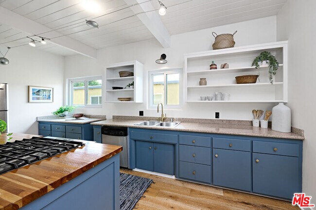 Building Photo - 2329 Kansas Ave