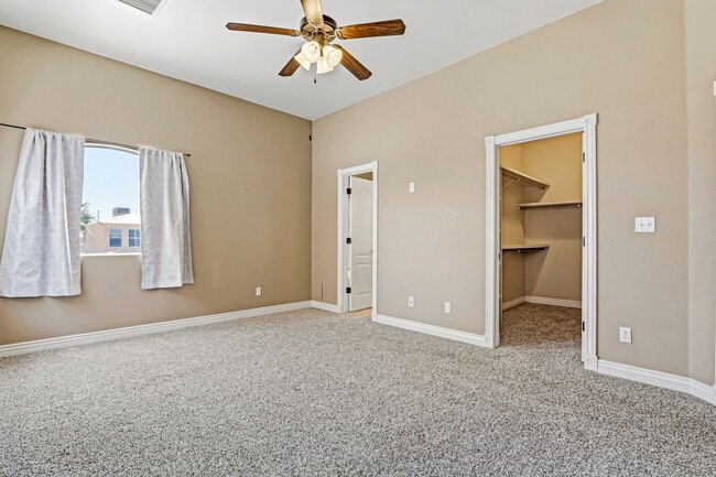 Building Photo - 3727 Grand Bahamas Dr