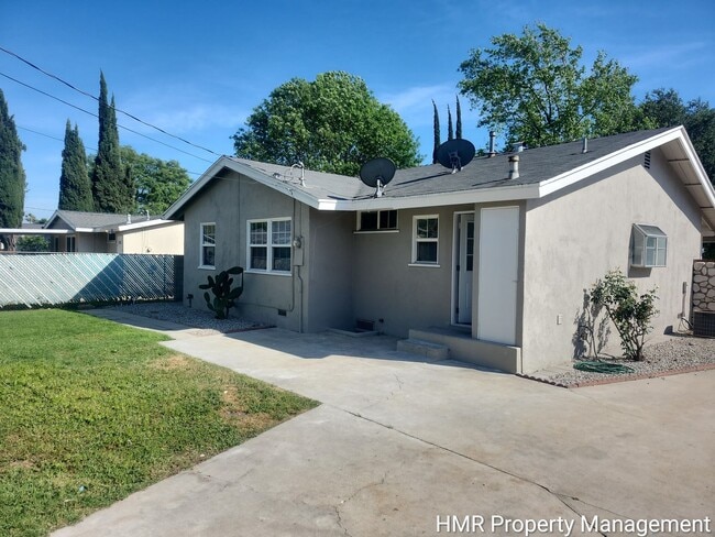 Building Photo - Beautifully Updated Single-Story Home