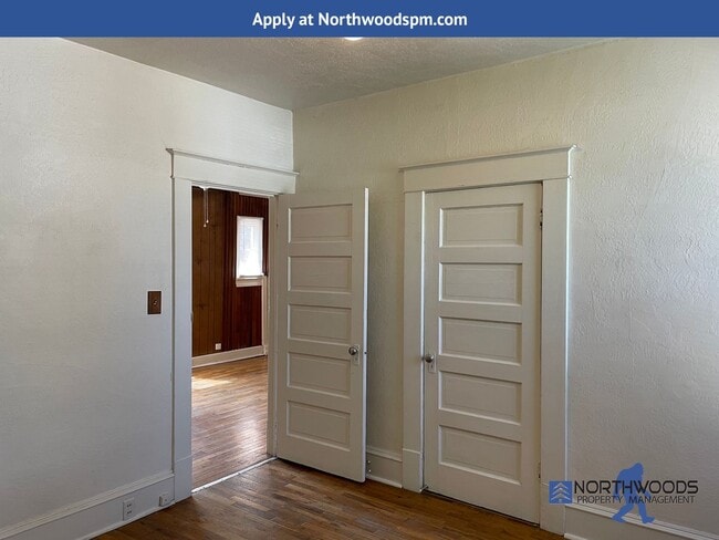 Building Photo - Charming 2 Bedroom 2 Bathroom Home