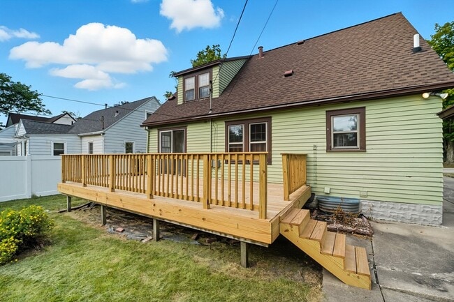 Building Photo - 411 Kingsley Ave
