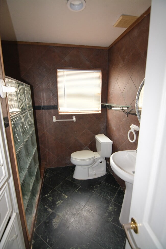 Building Photo - 11522 High Star Dr