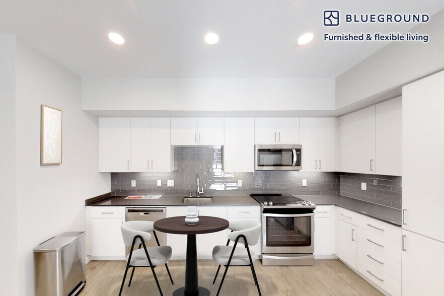 Building Photo - 6301 Shellmound St