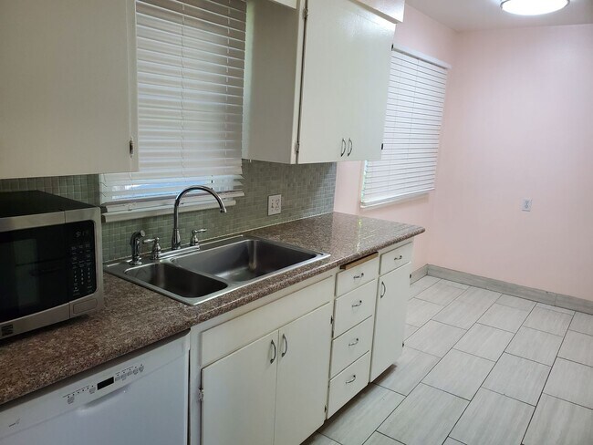 Building Photo - Charming 4 BR/ 2 BA North Spokane Home