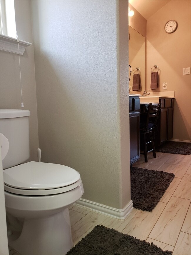 Building Photo - 226 Golden Grain Dr