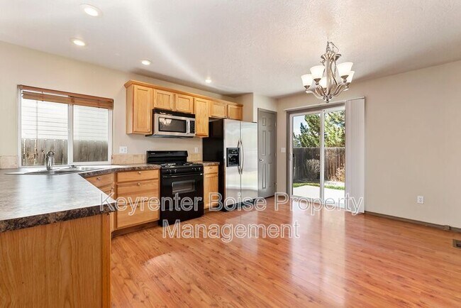 Building Photo - 3354 W Wave Dr