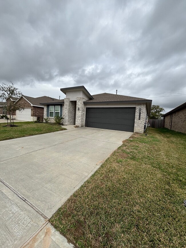 Building Photo - 1715 Plantation Pl