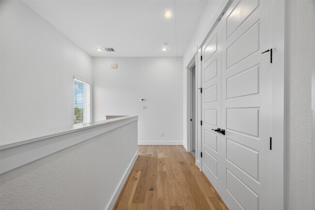 Building Photo - 4806 Gano St