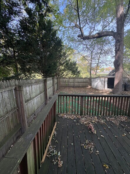 Building Photo - 1531 Ross Ave