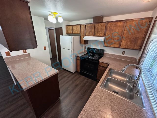 Building Photo - 3095 SW 15th Ct