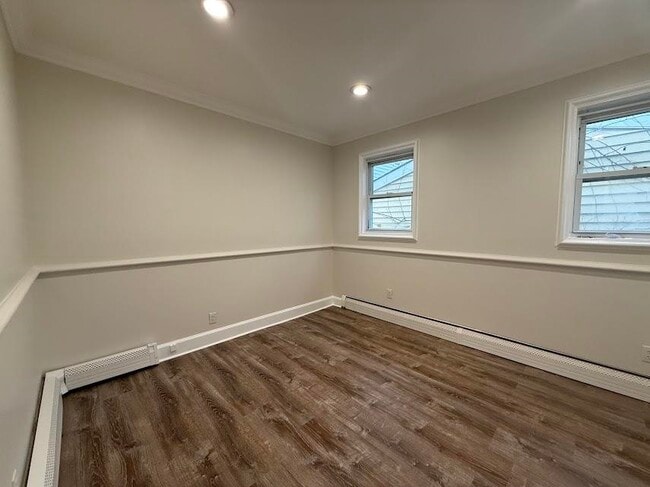 Building Photo - 226 70th St