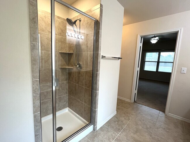 Building Photo - 5808 Eden Dr