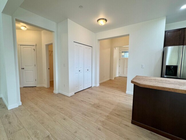 Building Photo - 1729 Cyrene Dr NW