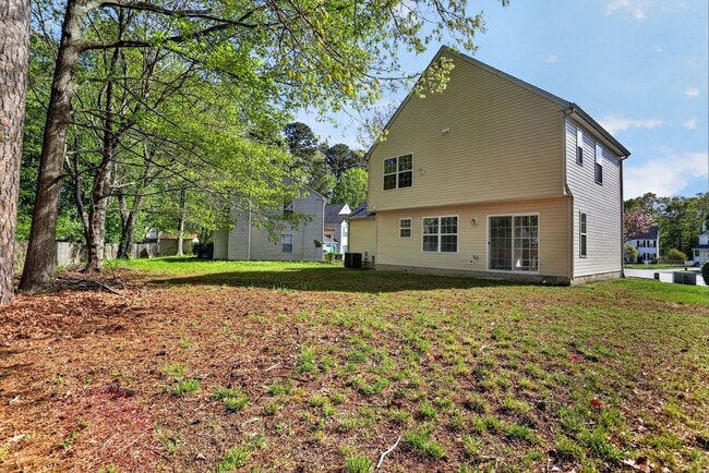 Building Photo - 713 Emerald Ct