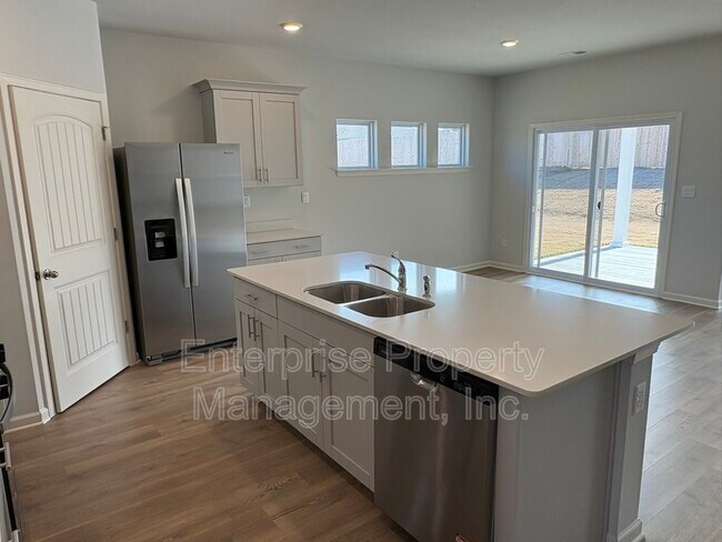 Building Photo - 55 Burr Oak Cv