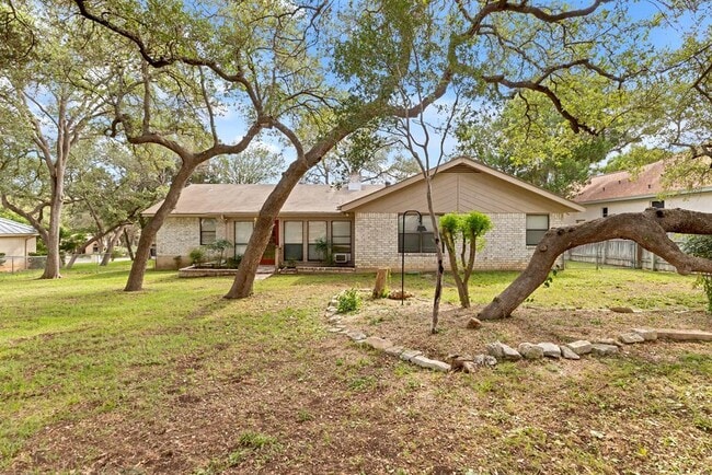 Building Photo - 850 Mission Hills Dr