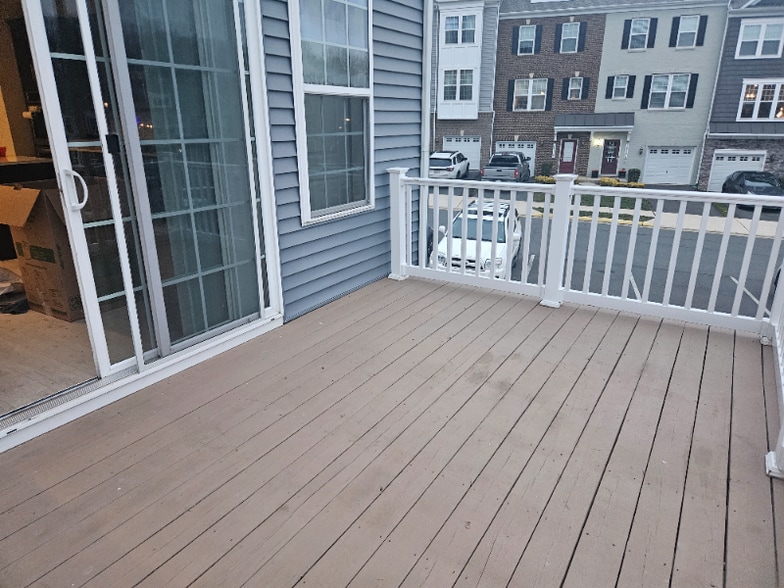 Building Photo - 6201 Quinns Creek Dr