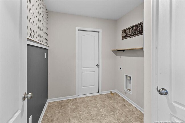 Building Photo - 120 Chatfield Dr.