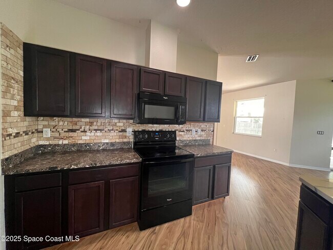 Building Photo - 1458 Deming Dr SE