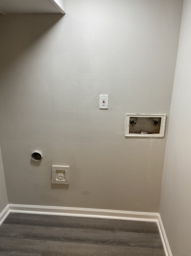 Building Photo - 4253 Ridgefield Ct