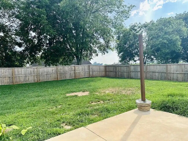 Building Photo - Victoria Way