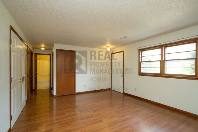 Building Photo - 207 Todd Cir