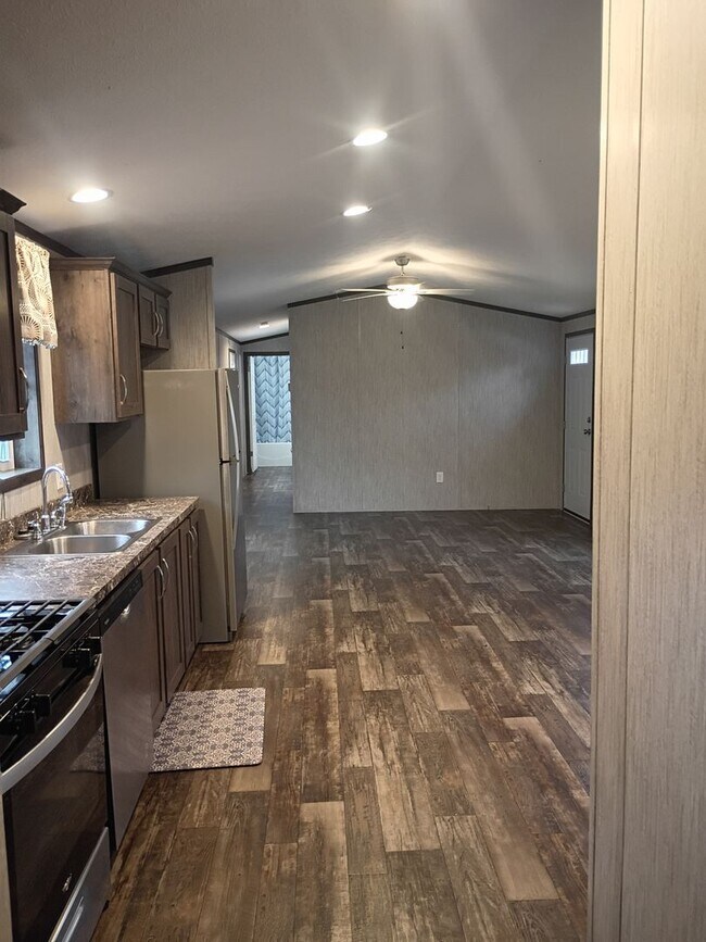 Building Photo - Marybelle Estates MHC
