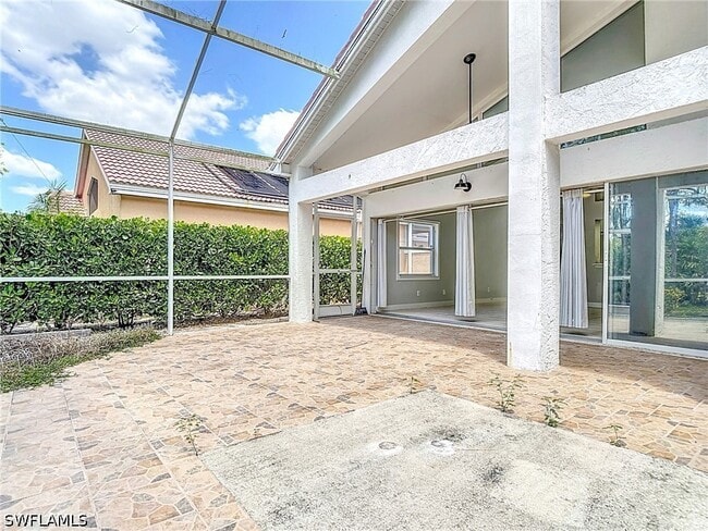 Building Photo - 351 Pindo Palm Dr