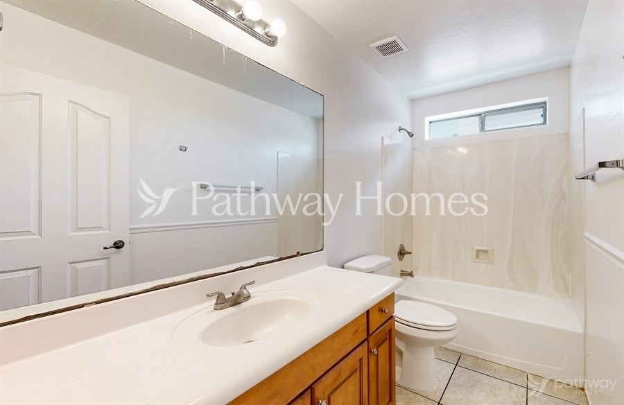 Building Photo - 43290 W Griffis Dr